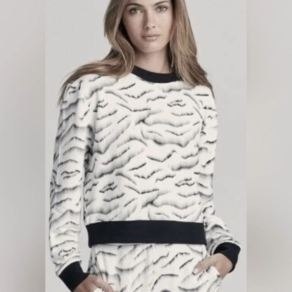 VARLEY Sawtelle Tiger Print Sweatshirt White & Black M